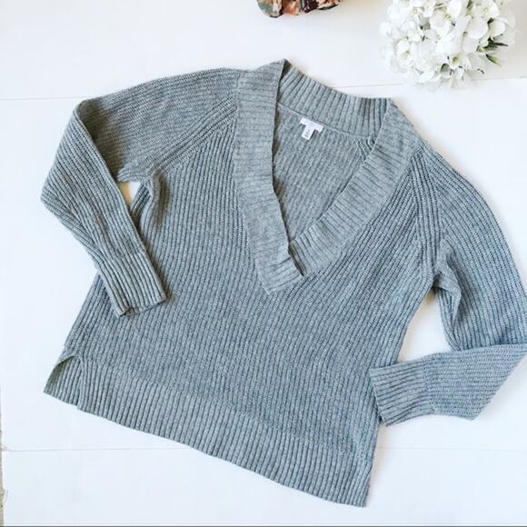 BP. Gray Knit Deep Plunging V-Neck Long Sleeve Sweater Women's Size XS - Picture 2 of 5